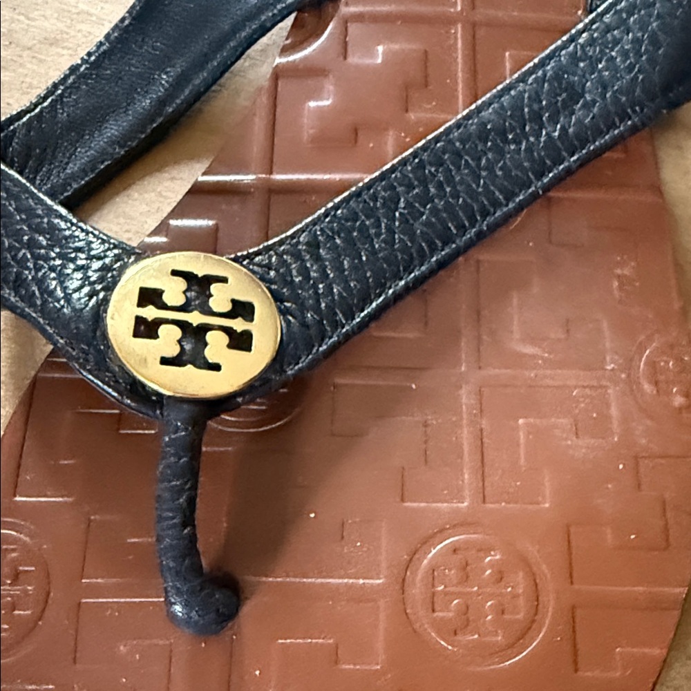 Tory Burch Women’s Black and Brown Flip-Flops 9M - Picture 2 of 4